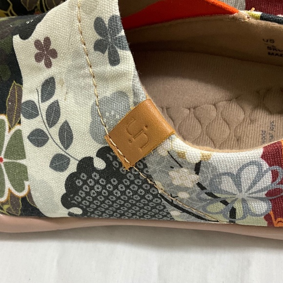 Very cute, nwot, colorful, loafer type shoe. Funky wild colorful - Picture 2 of 7